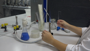 Préparation d'un râteau et étalement