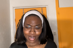 English video : My makeup bag